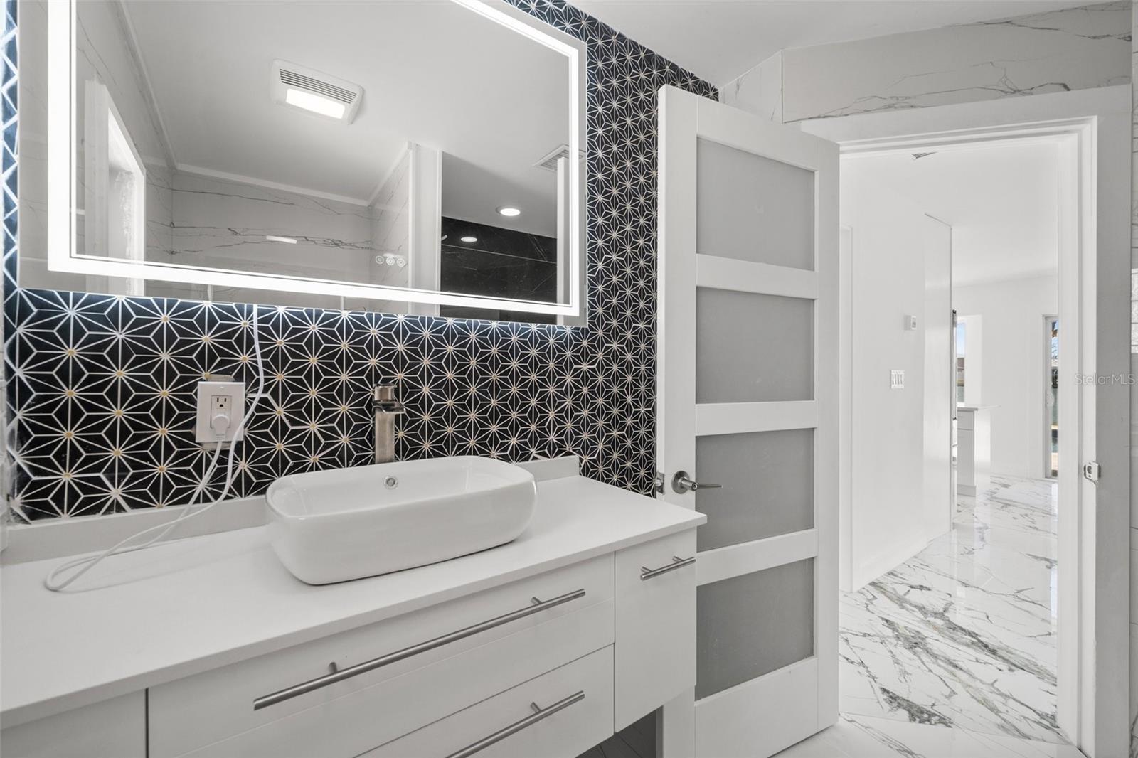 Listing photo id 22 for 600 115th Avenue