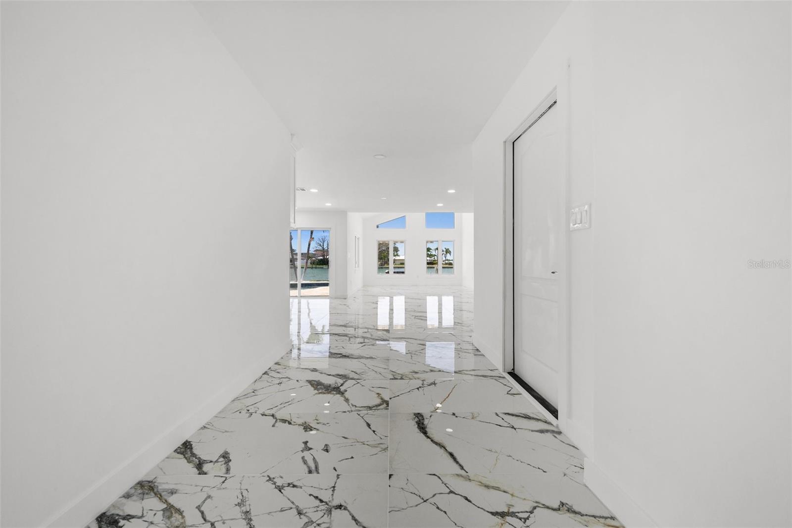 Listing photo id 23 for 600 115th Avenue