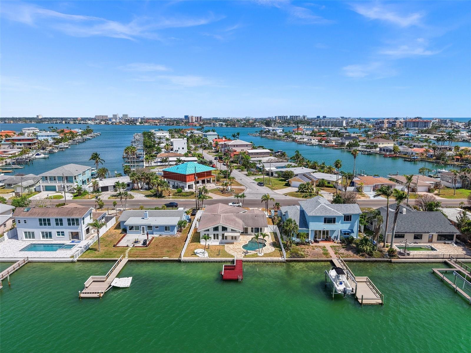 Listing photo id 1 for 600 115th Avenue