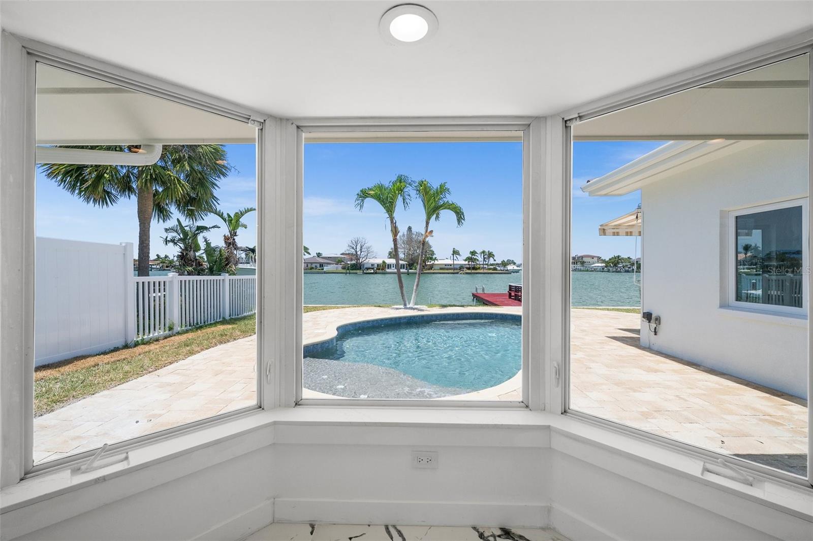 Listing photo id 30 for 600 115th Avenue