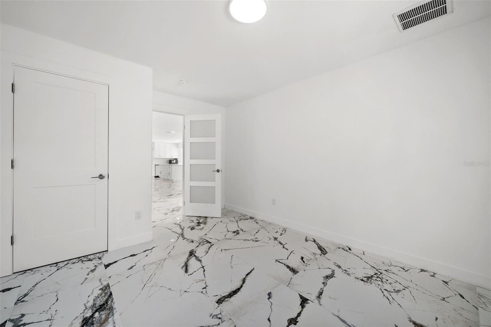 Listing photo id 37 for 600 115th Avenue