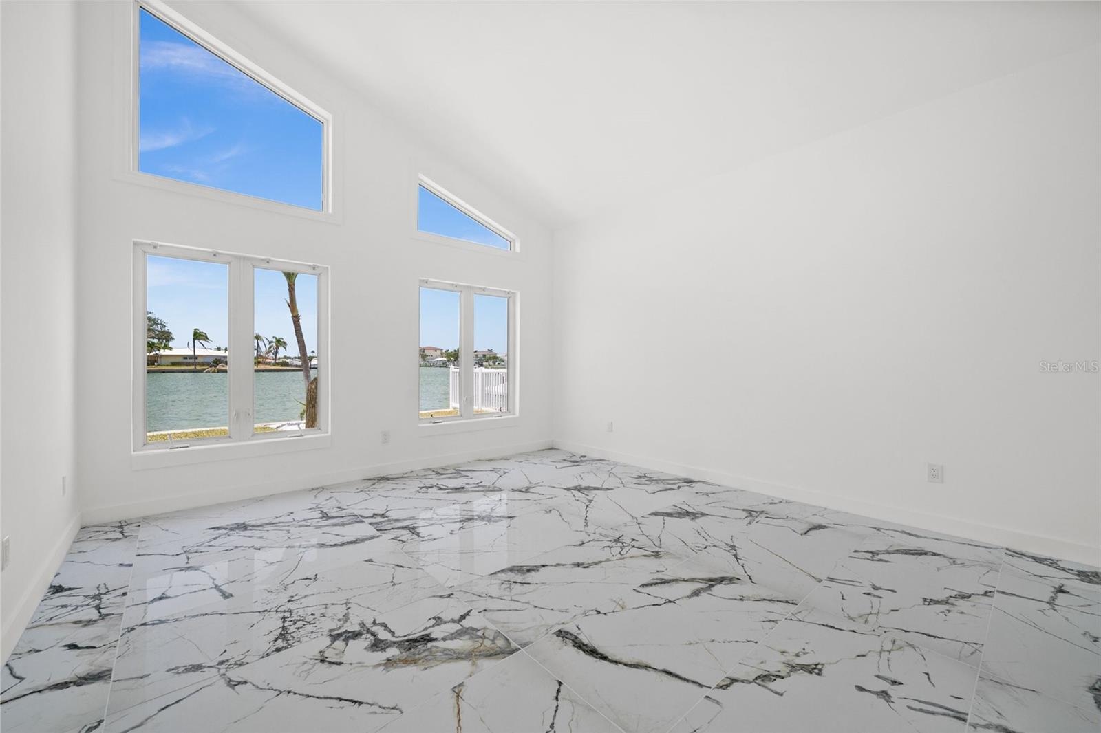 Listing photo id 38 for 600 115th Avenue