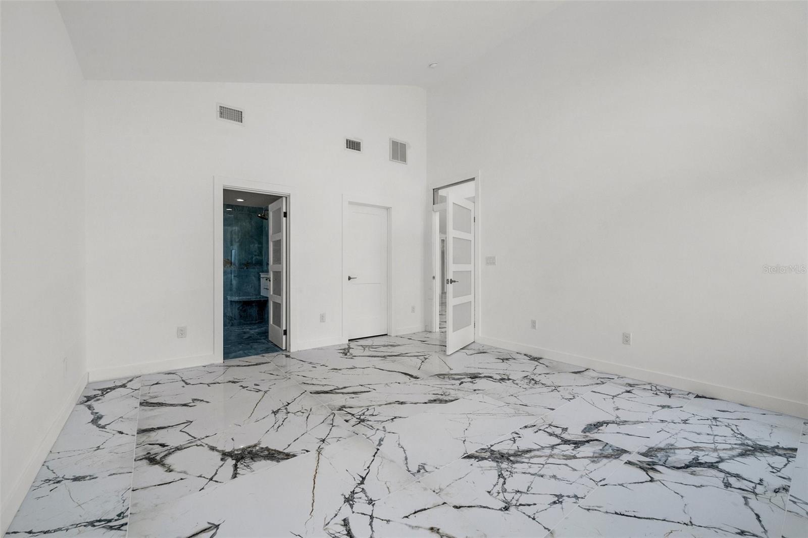 Listing photo id 40 for 600 115th Avenue