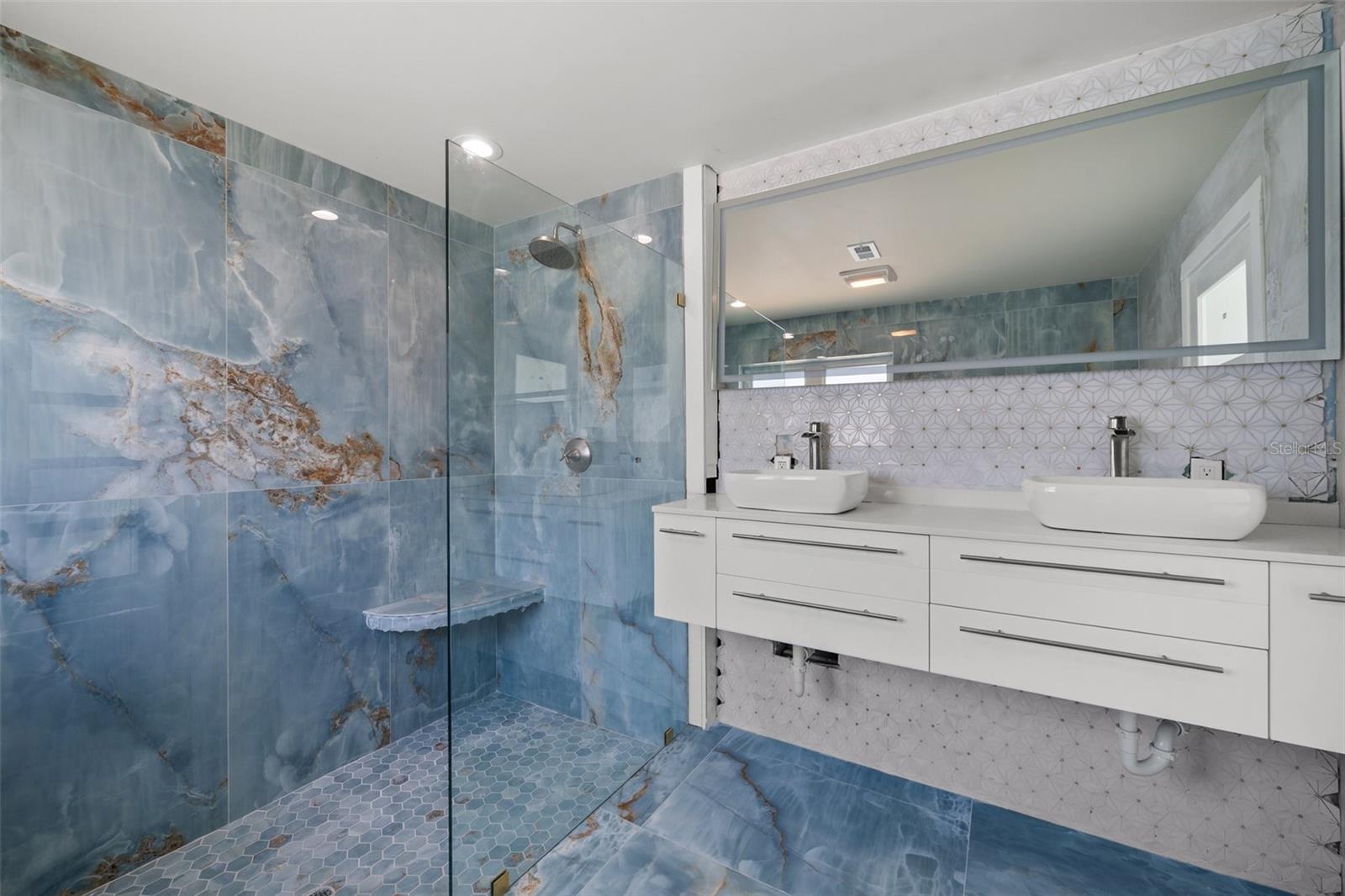 Listing photo id 41 for 600 115th Avenue