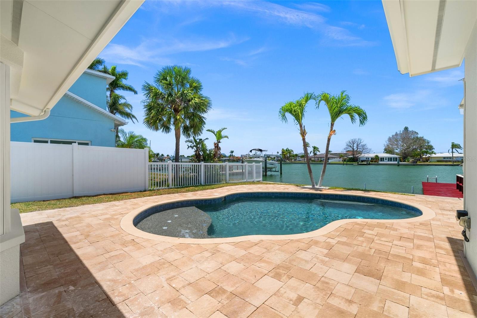 Listing photo id 43 for 600 115th Avenue