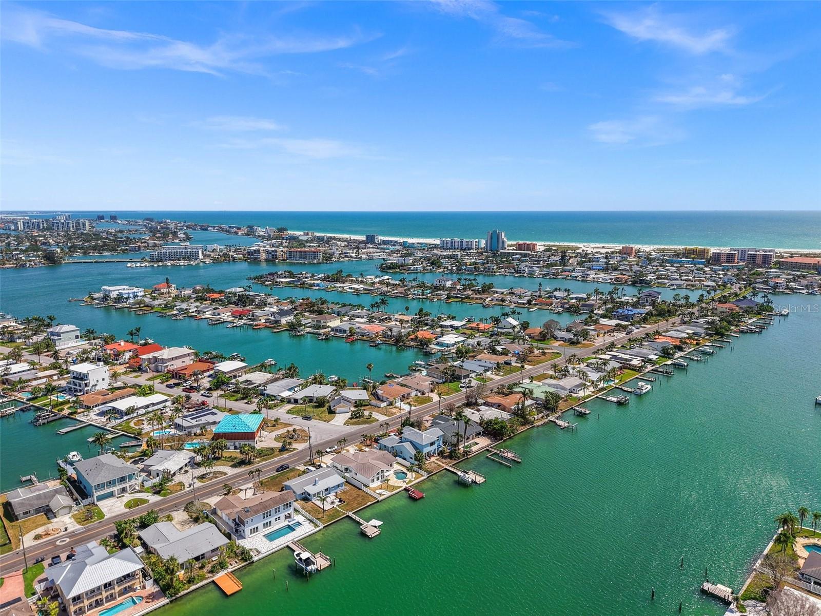 Listing photo id 3 for 600 115th Avenue