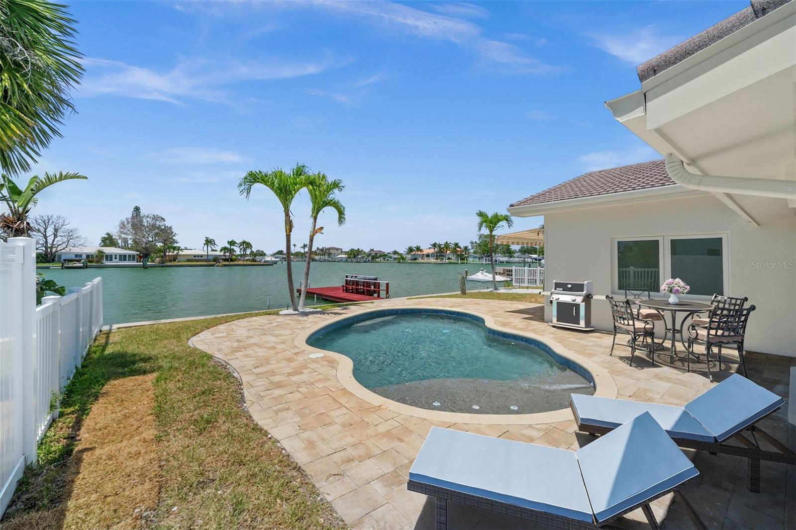Listing photo id 50 for 600 115th Avenue
