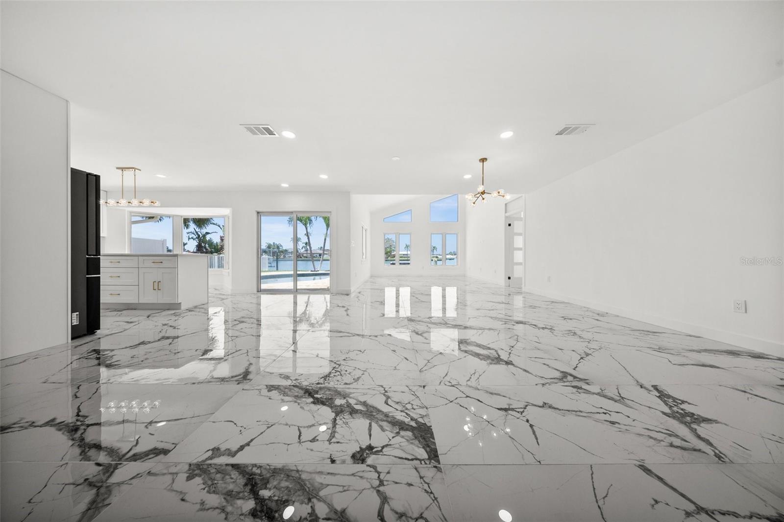 Listing photo id 53 for 600 115th Avenue