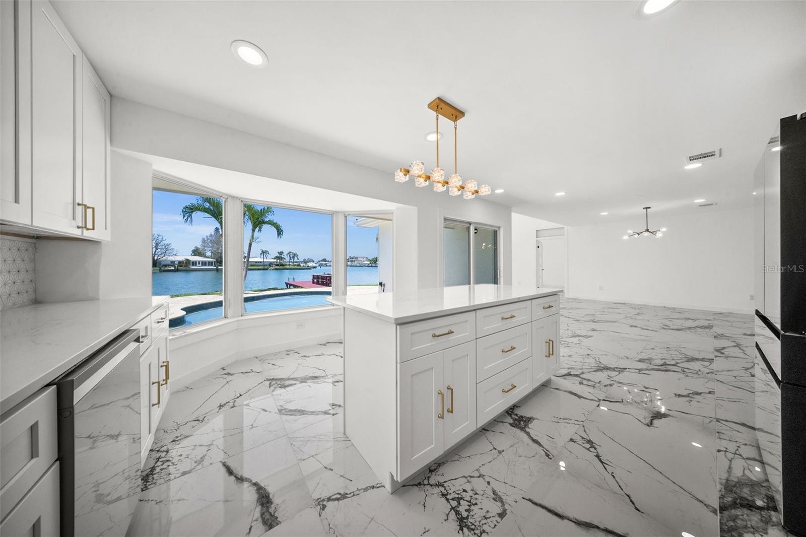 Listing photo id 56 for 600 115th Avenue