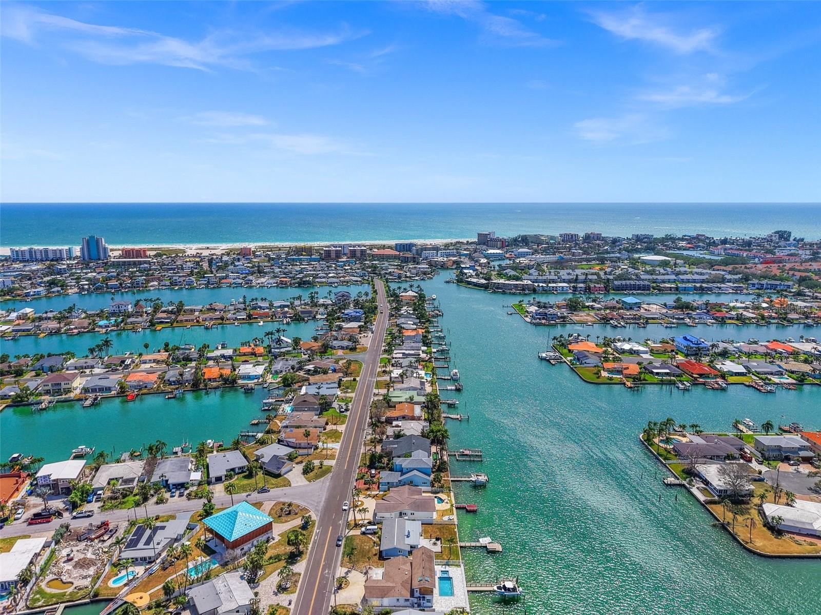 Listing photo id 4 for 600 115th Avenue