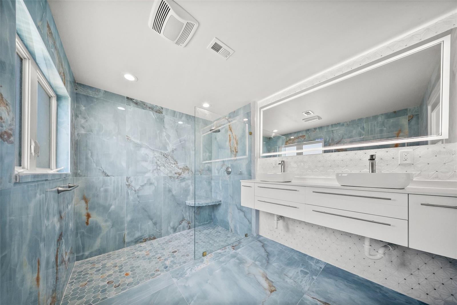 Listing photo id 64 for 600 115th Avenue