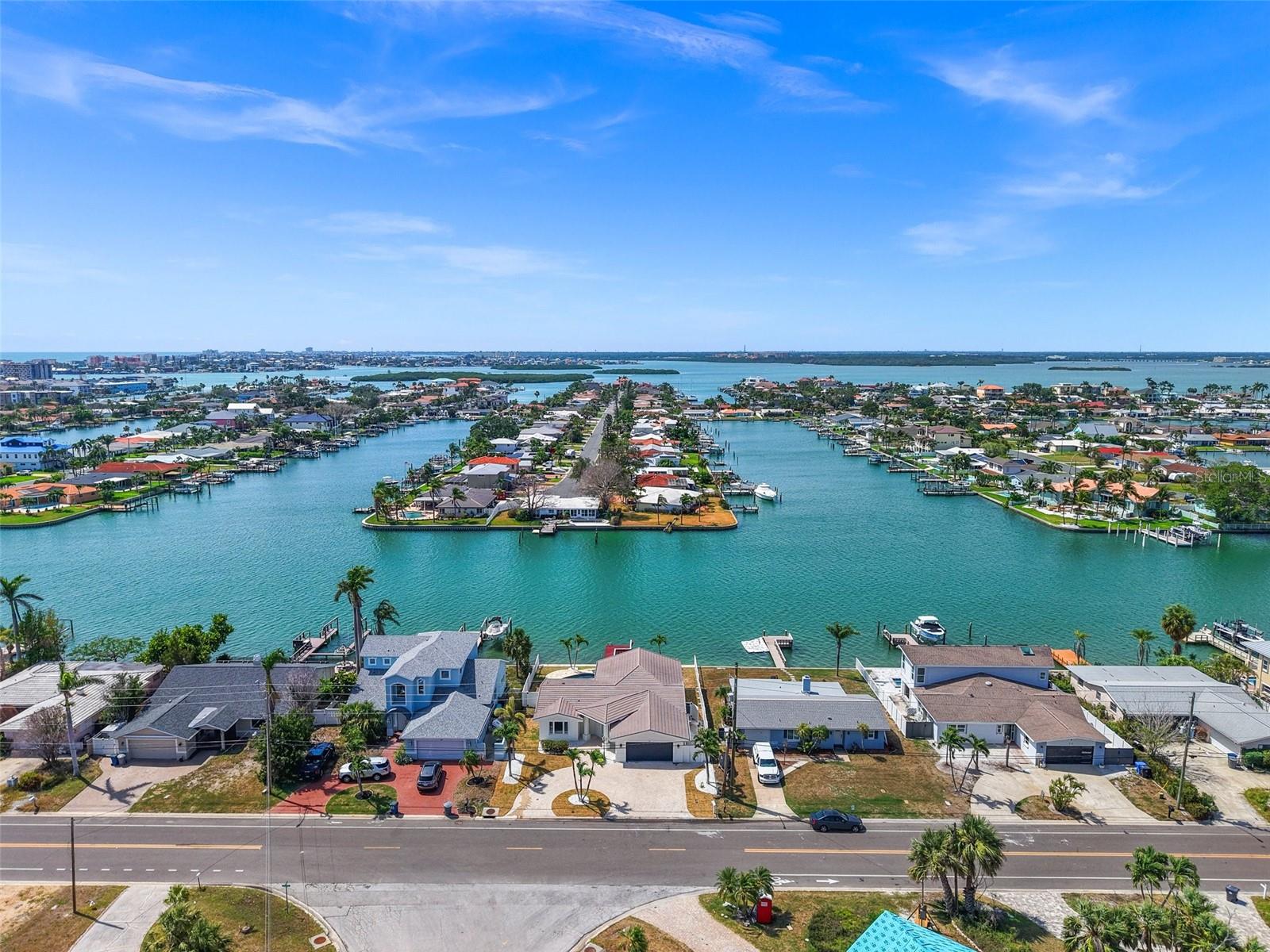 Listing photo id 6 for 600 115th Avenue