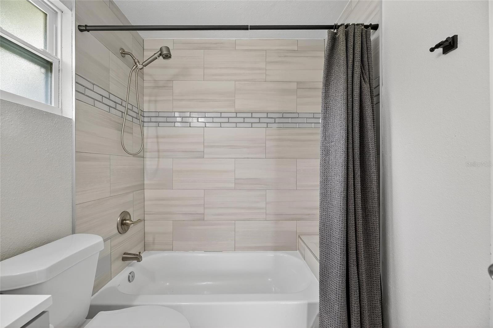 Listing photo id 14 for 3409 Comanche Avenue