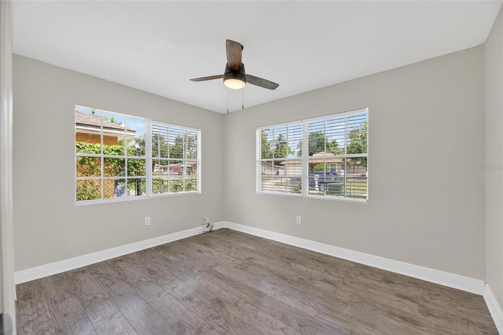 Listing photo id 16 for 3409 Comanche Avenue