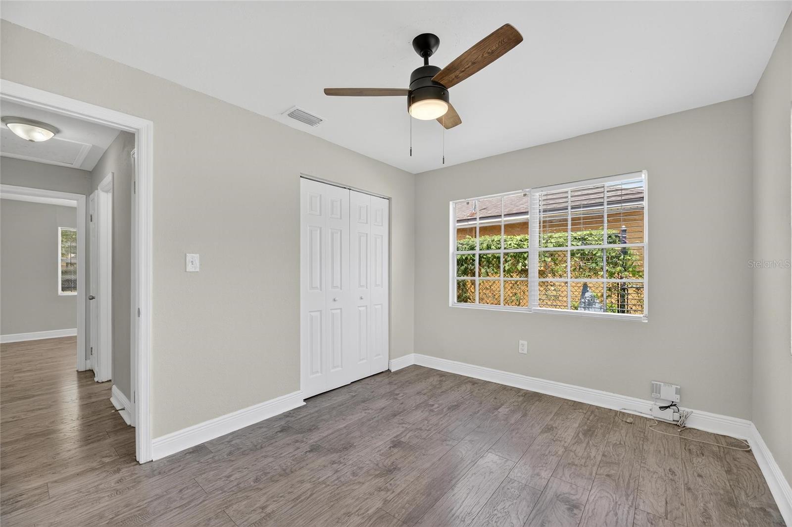 Listing photo id 17 for 3409 Comanche Avenue