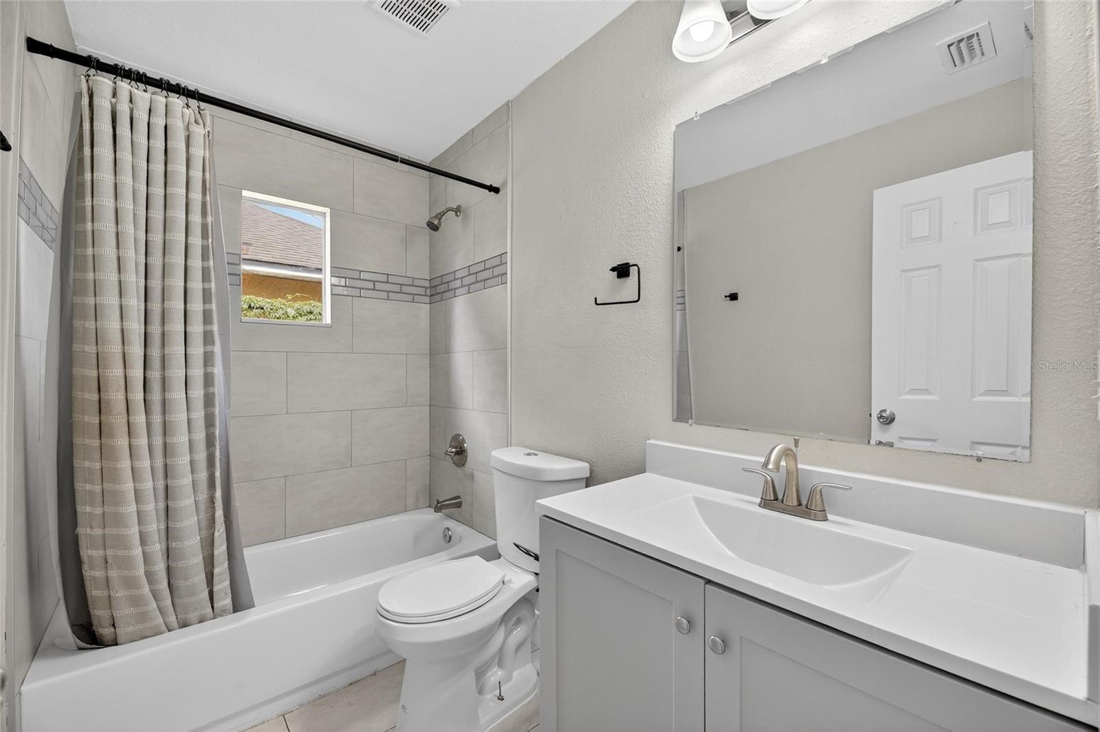 Listing photo id 18 for 3409 Comanche Avenue