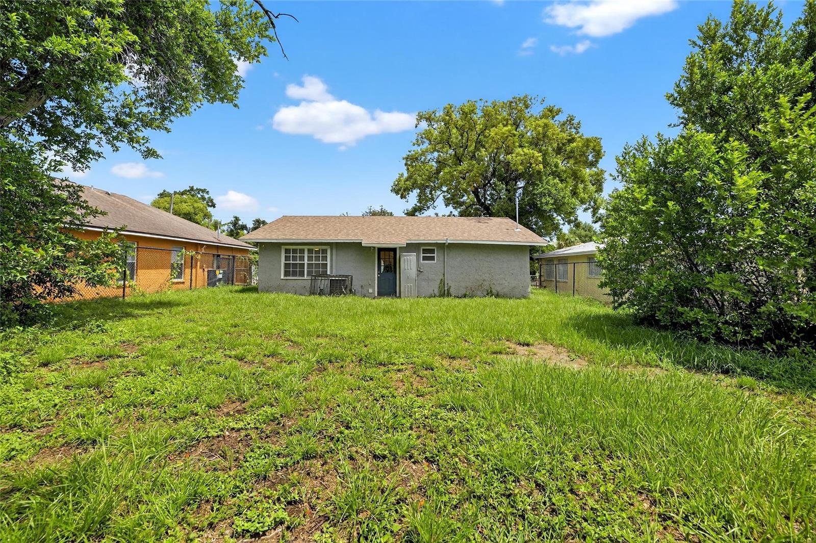 Listing photo id 24 for 3409 Comanche Avenue