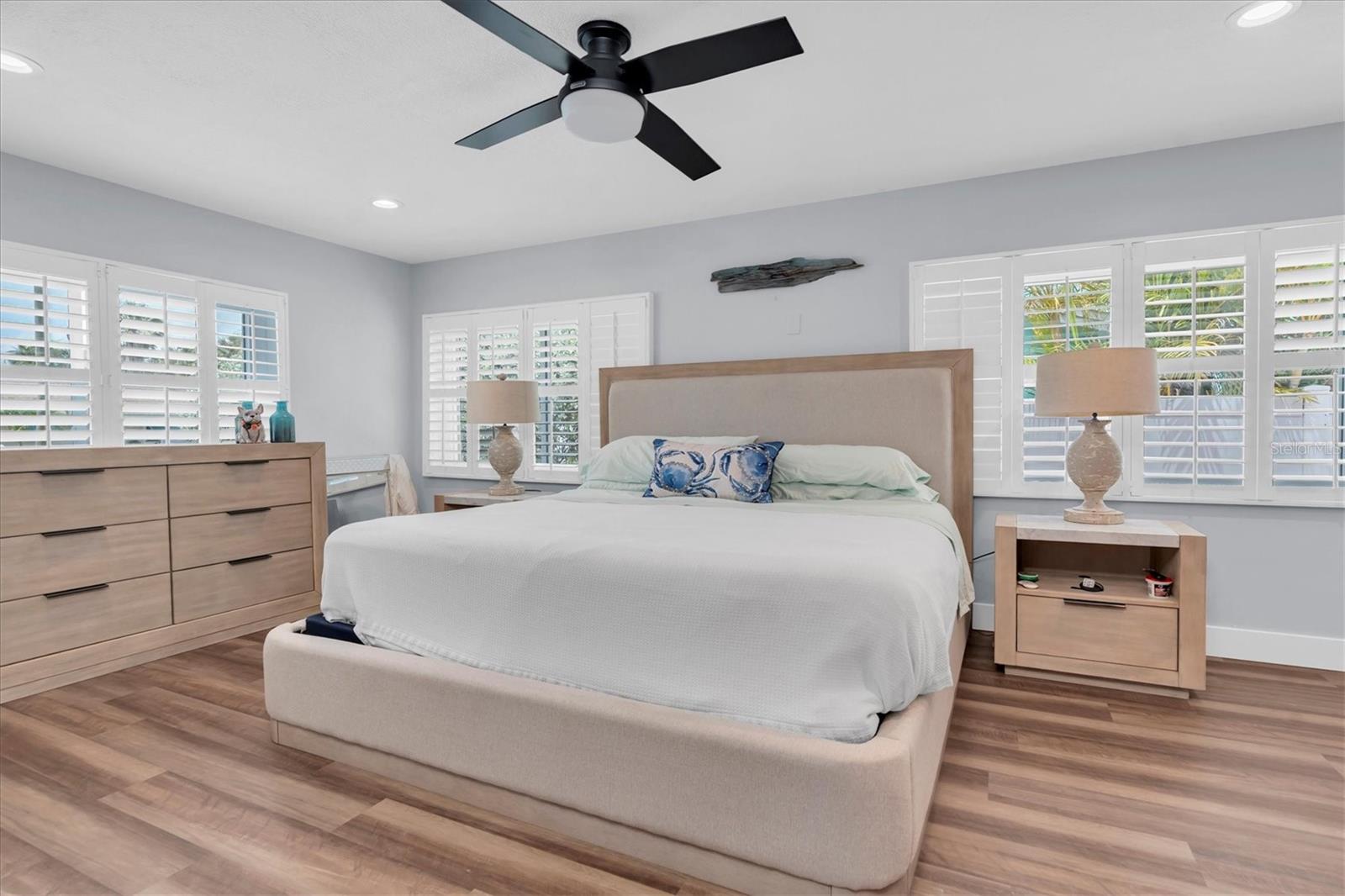 Image 16 of 32 For 528 77th Avenue