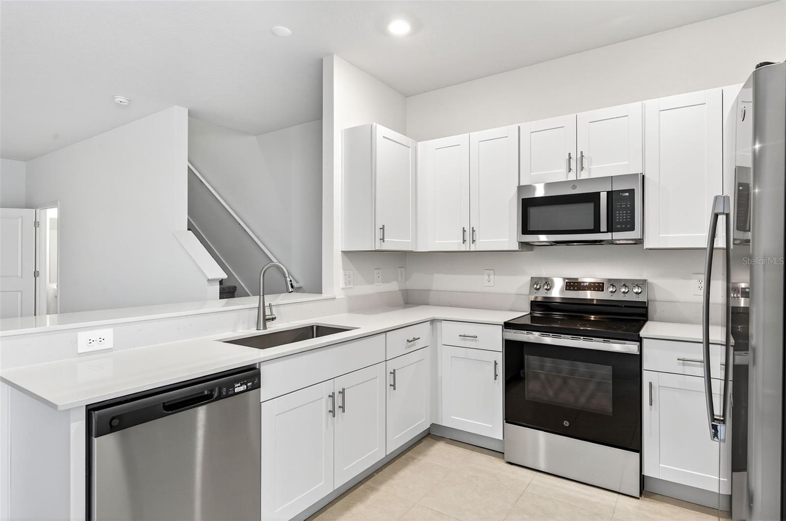 Image 12 of 41 For 11075 65th Terrace E