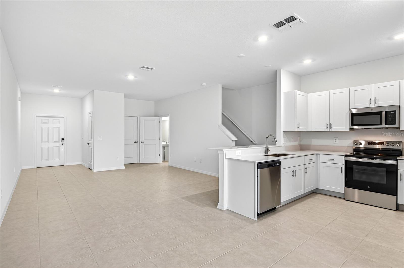 Image 14 of 41 For 11075 65th Terrace E