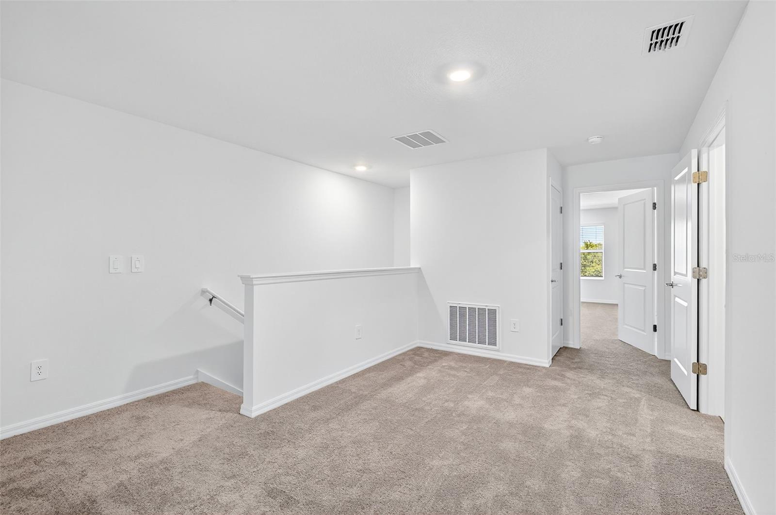 Image 18 of 41 For 11075 65th Terrace E
