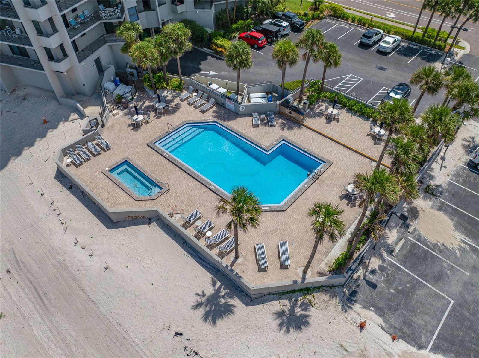 Image 11 of 81 For 1660 Gulf Boulevard 1001