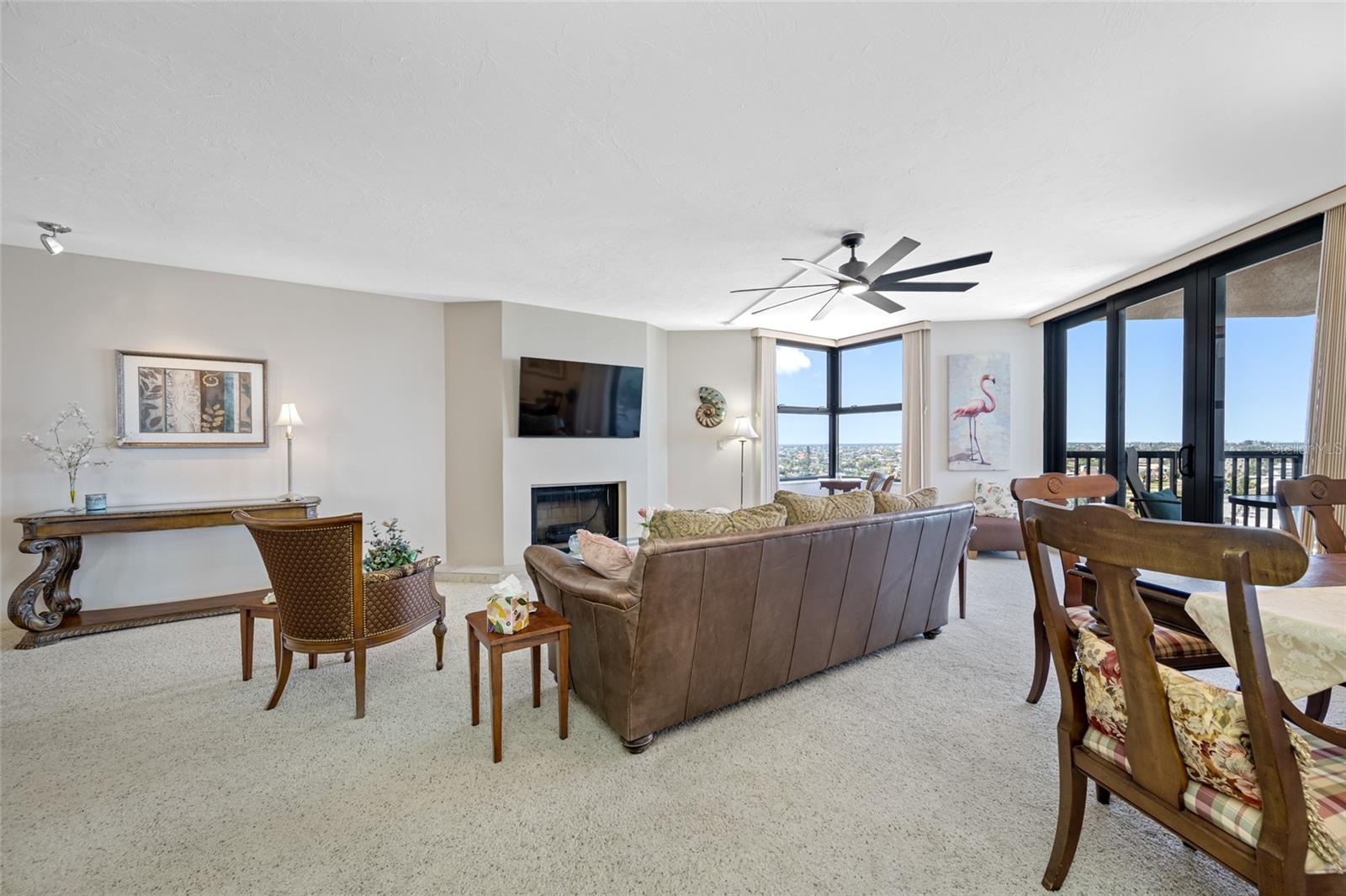 Image 18 of 81 For 1660 Gulf Boulevard 1001