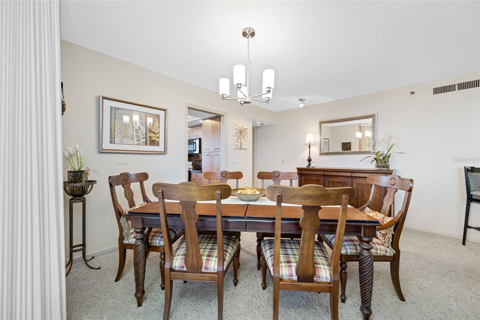 Image 21 of 81 For 1660 Gulf Boulevard 1001