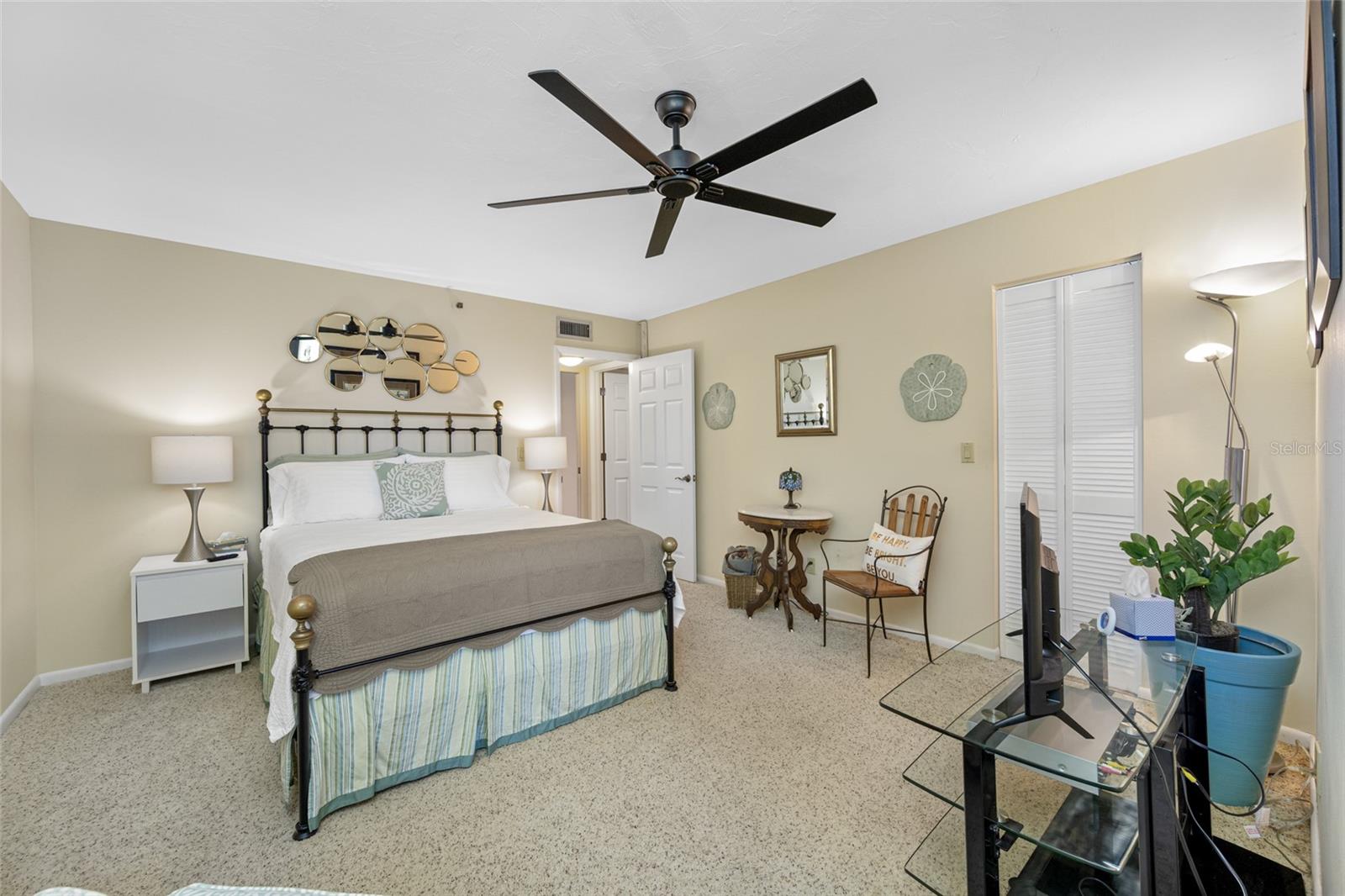 Image 42 of 81 For 1660 Gulf Boulevard 1001