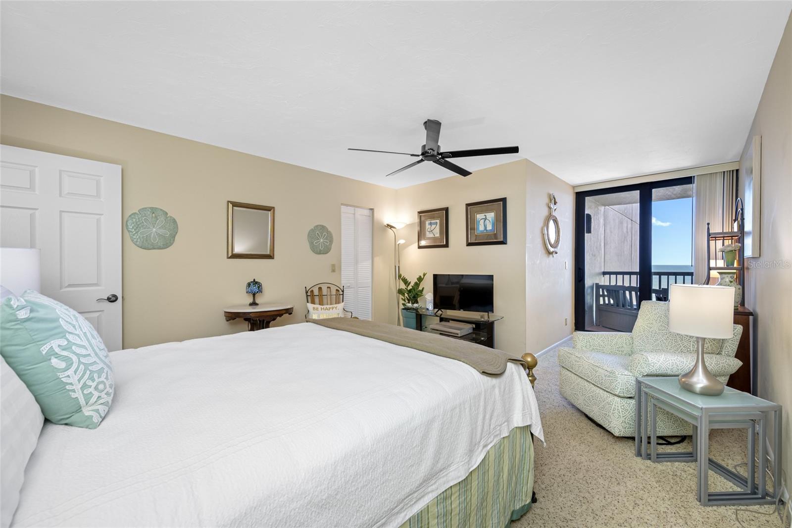 Image 45 of 81 For 1660 Gulf Boulevard 1001