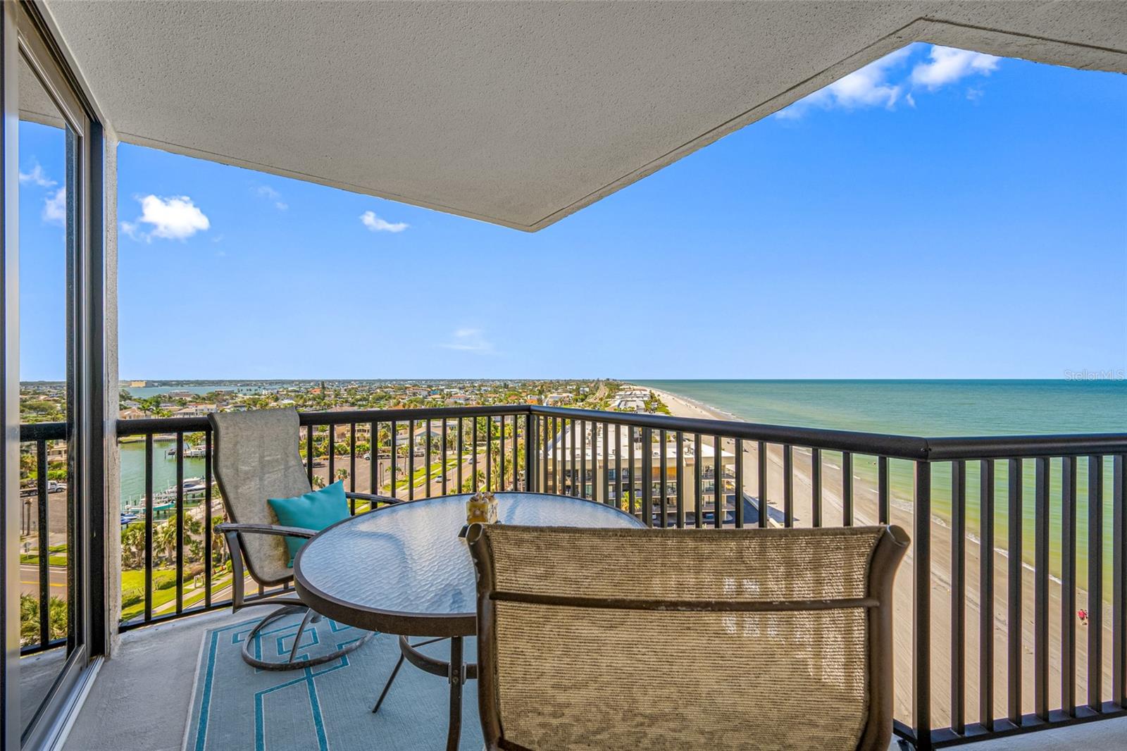 Image 57 of 81 For 1660 Gulf Boulevard 1001