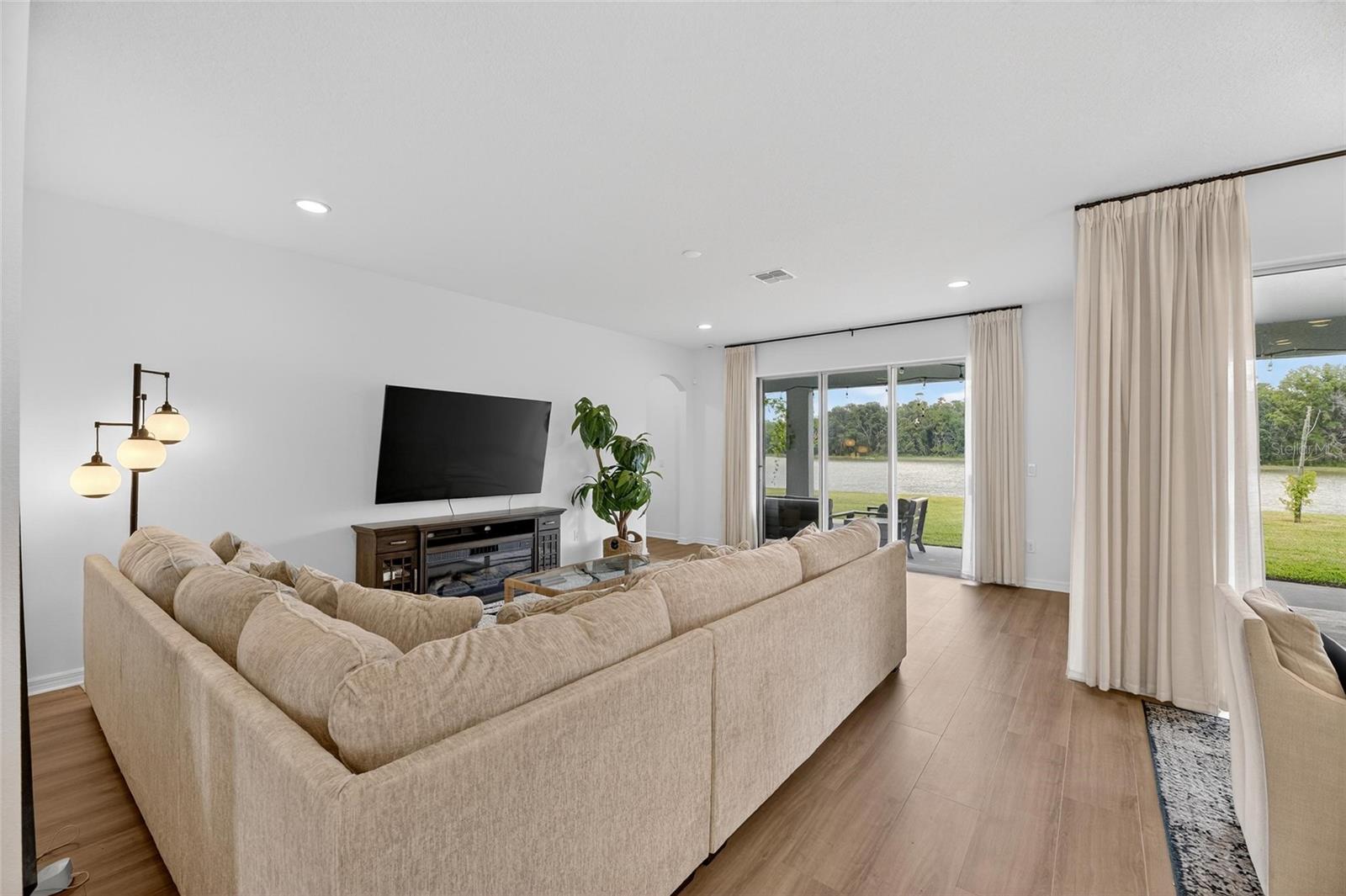 Image 33 of 93 For 10831 Sundrift Drive