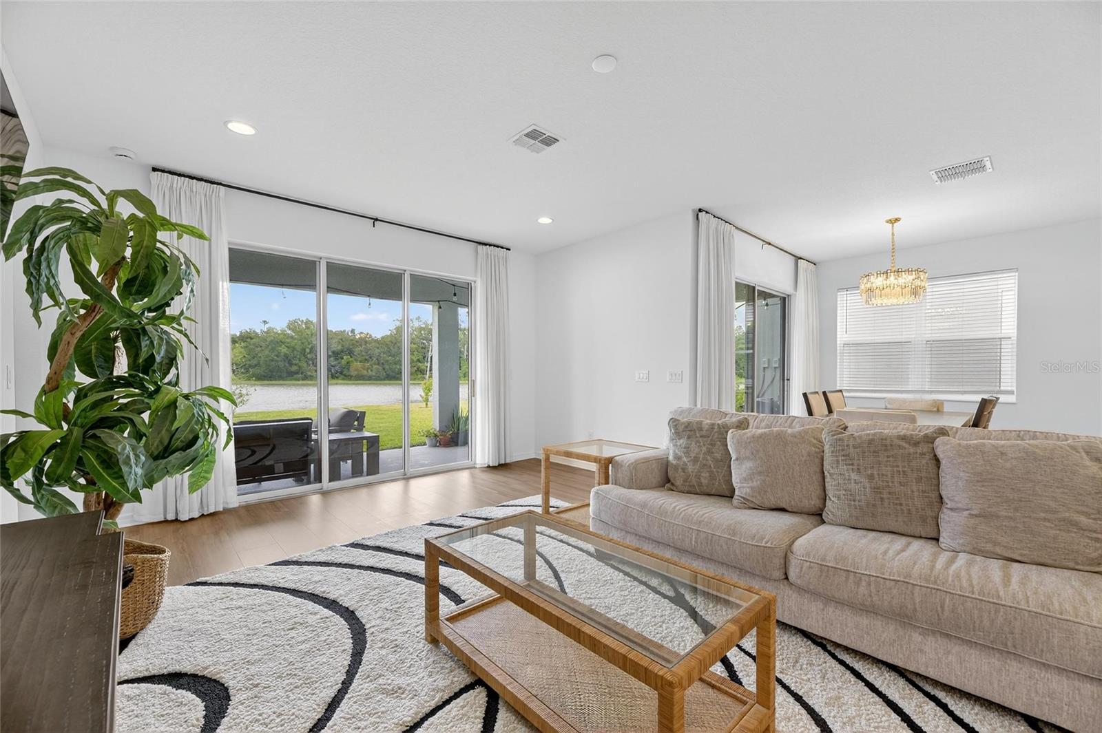 Image 37 of 93 For 10831 Sundrift Drive
