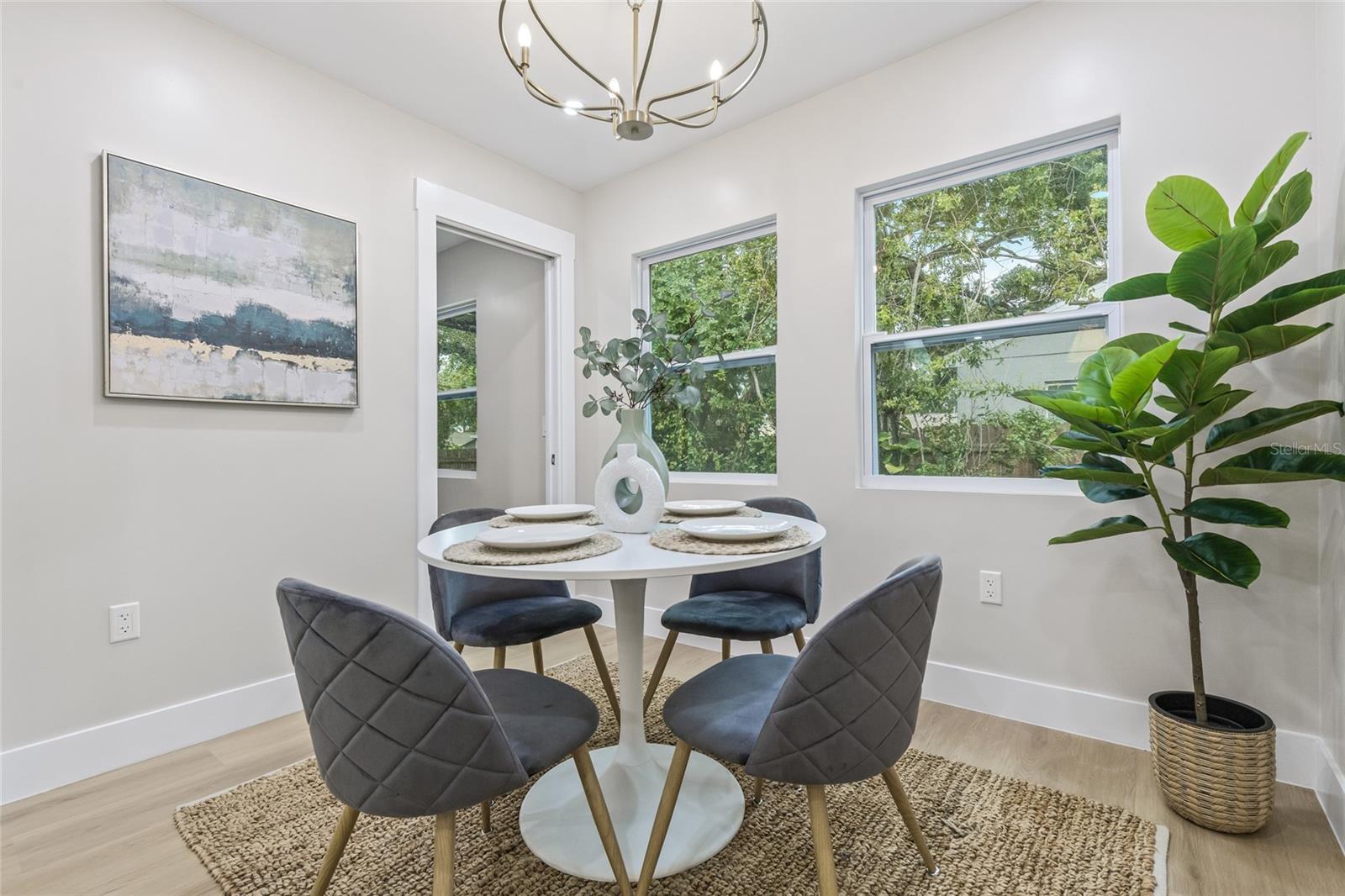 Image 11 of 31 For 731 38th Avenue N