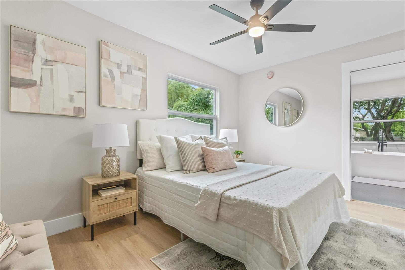 Image 13 of 31 For 731 38th Avenue N