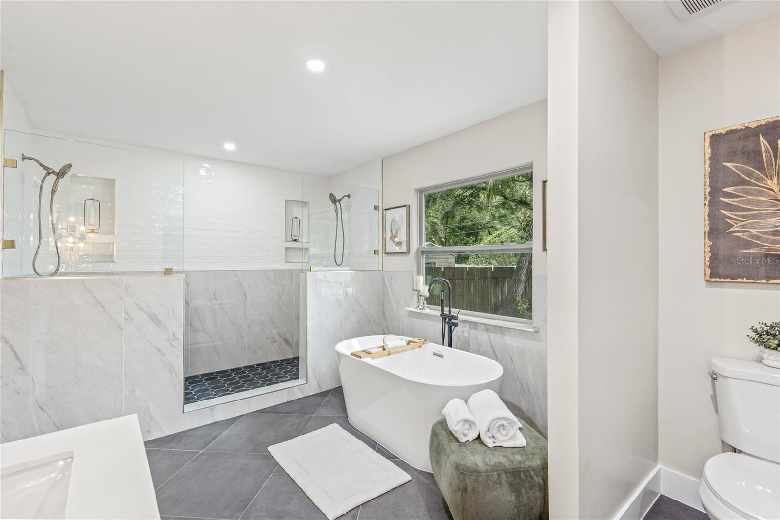 Image 17 of 31 For 731 38th Avenue N