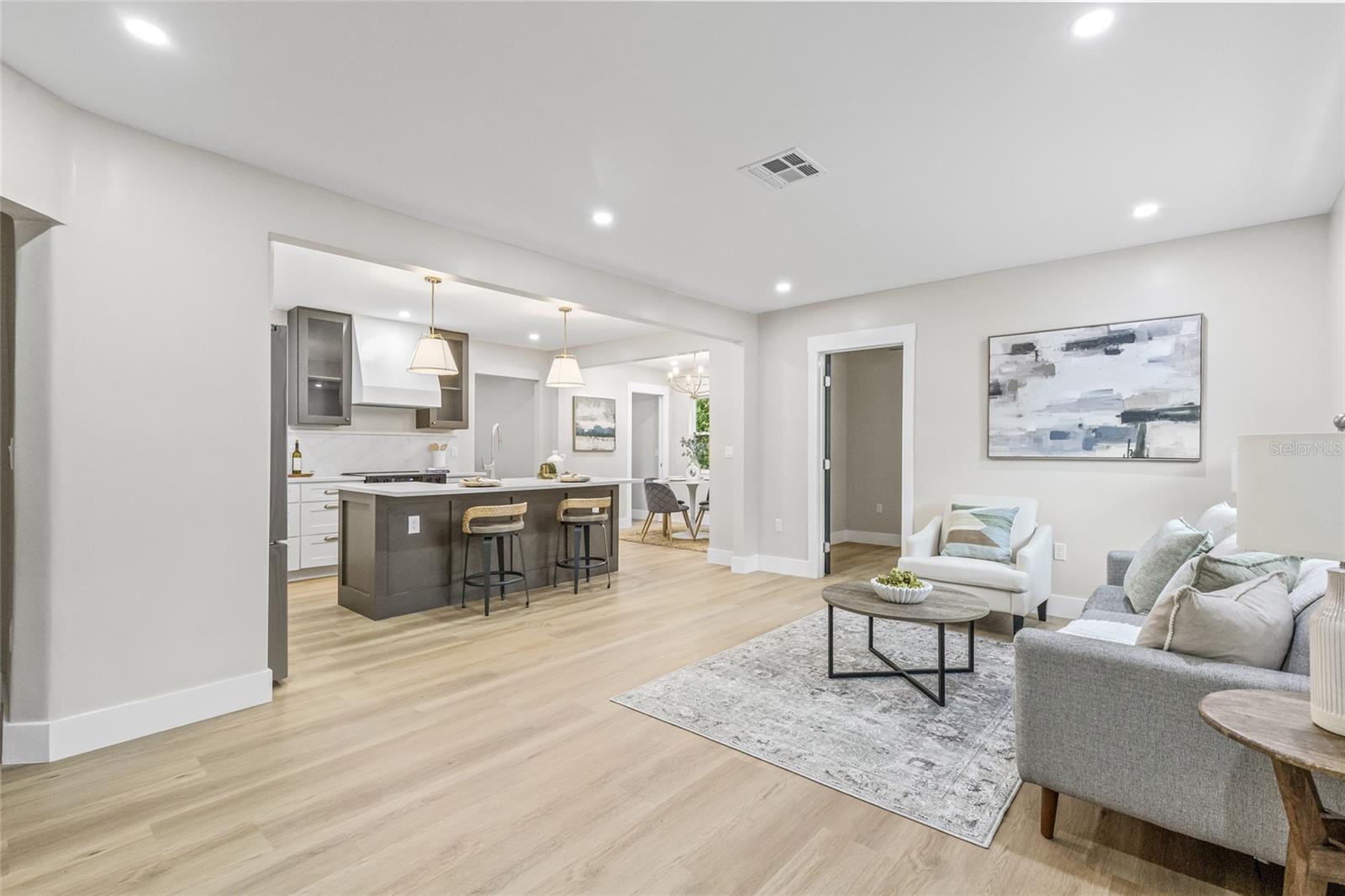 Image 3 of 31 For 731 38th Avenue N