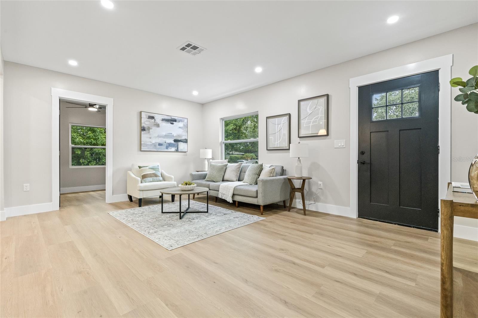 Image 4 of 31 For 731 38th Avenue N
