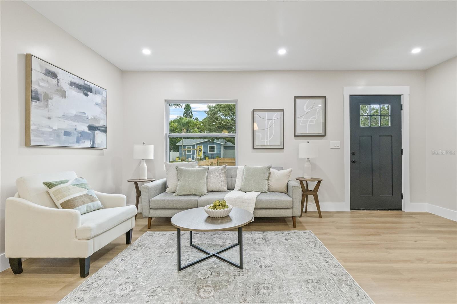 Image 5 of 31 For 731 38th Avenue N