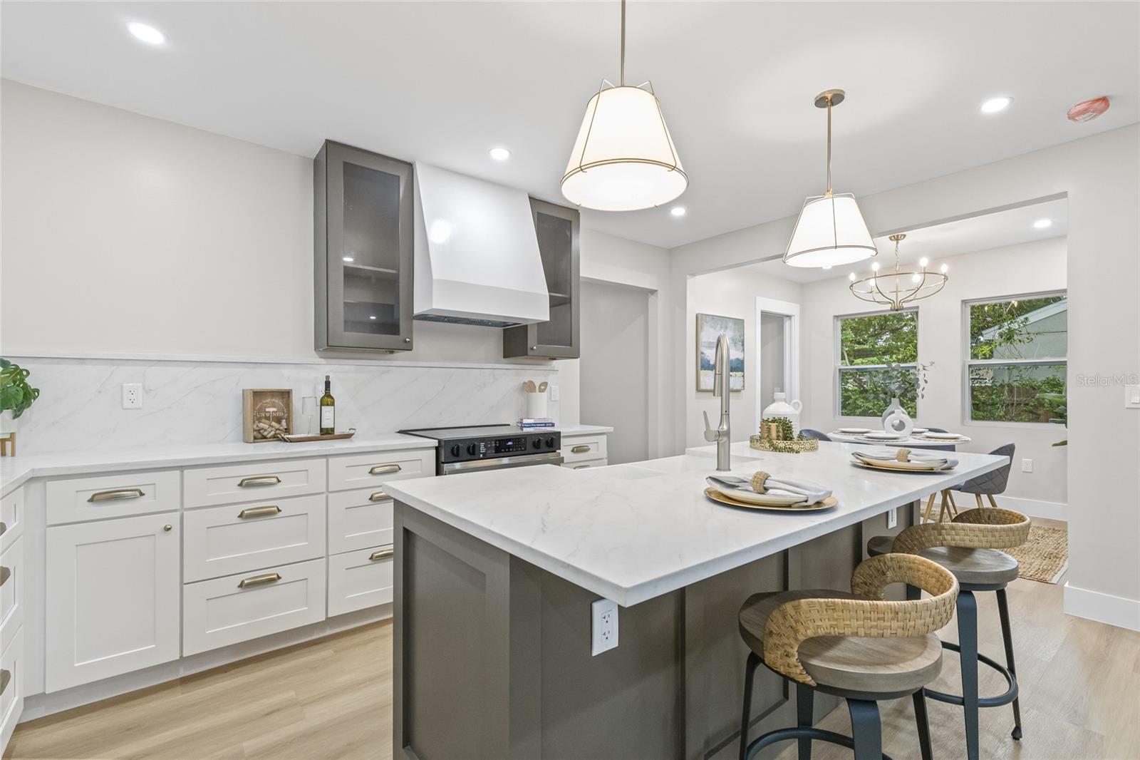 Image 7 of 31 For 731 38th Avenue N