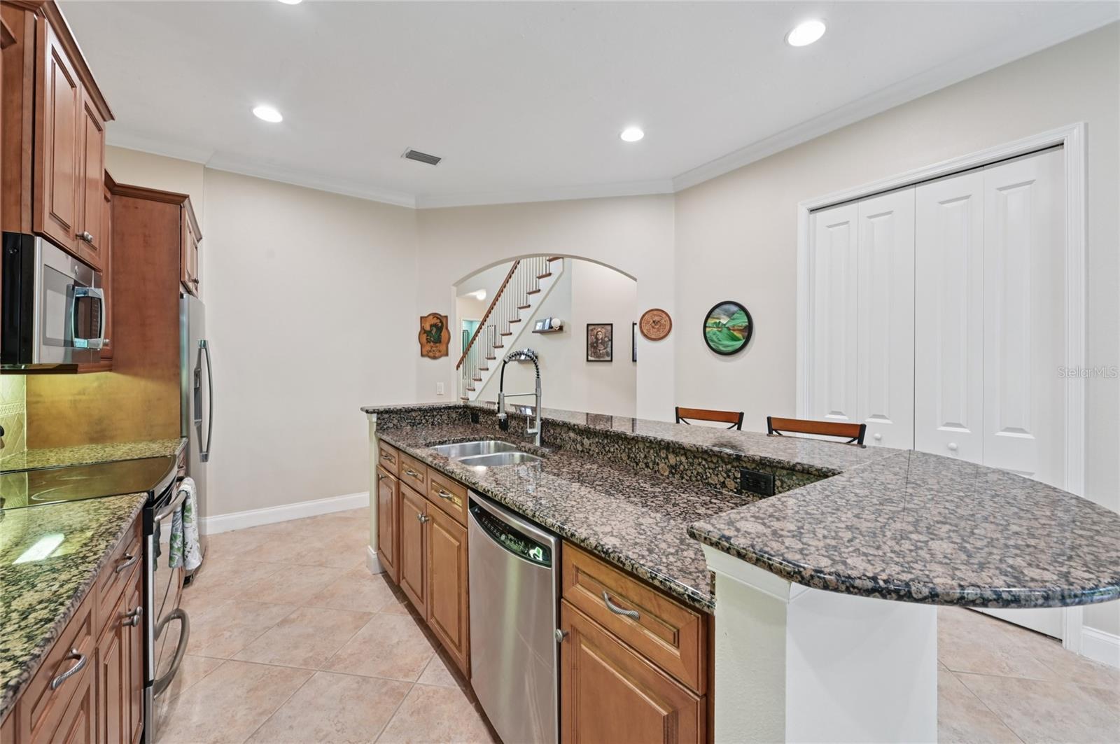 Image 14 of 58 For 6107 25th Street E