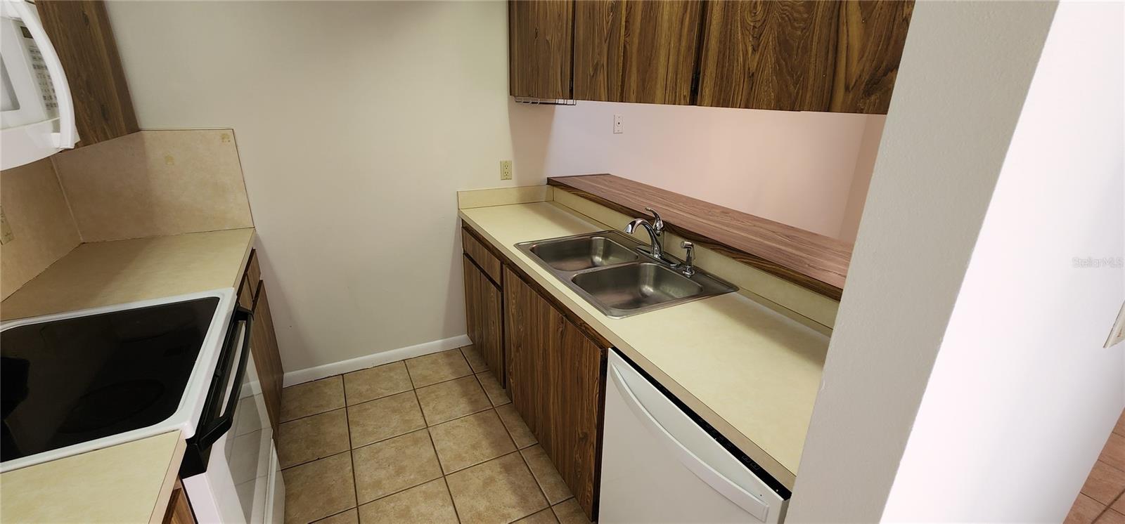 Image 7 of 20 For 2702 5th Court
