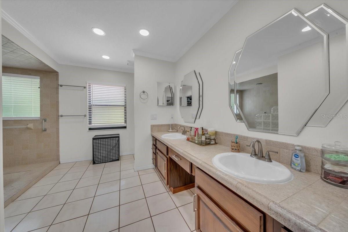Image 22 of 43 For 505 Centerbrook Drive