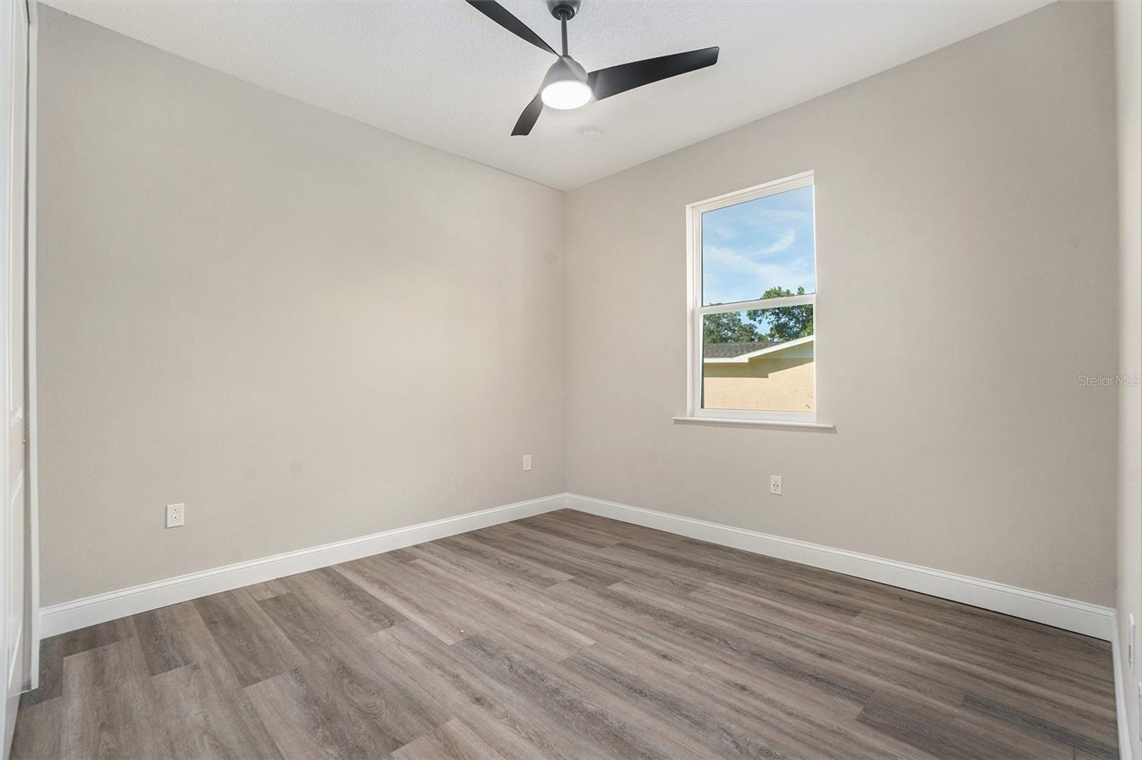 Image 21 of 31 For 9229 Creston Avenue
