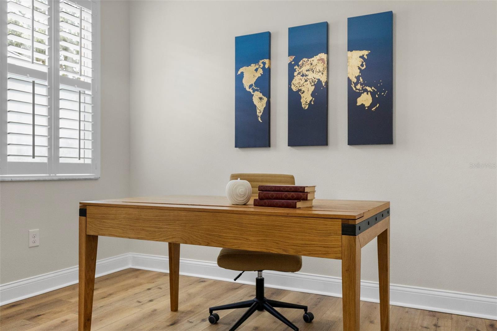 Image 21 of 47 For 20821 Amanda Oak Court