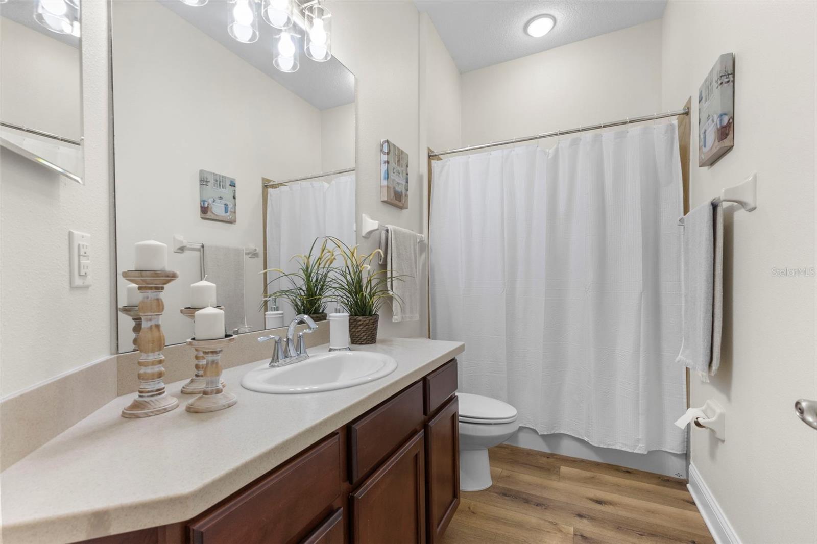 Image 28 of 47 For 20821 Amanda Oak Court