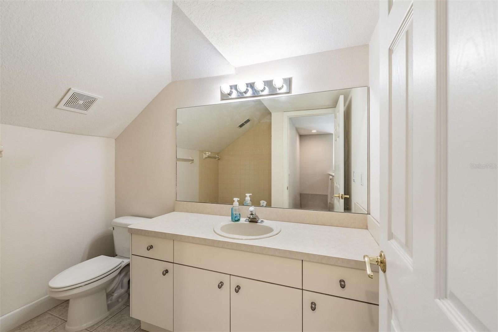 Image 34 of 70 For 19119 Mandarin Grove Place