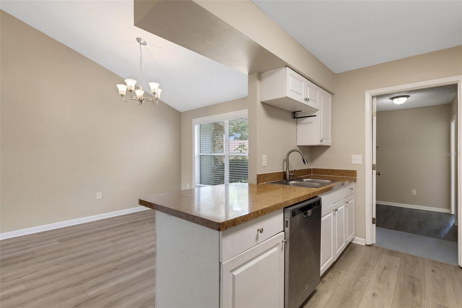 Image 6 of 54 For 3518 Dovetail Lane N
