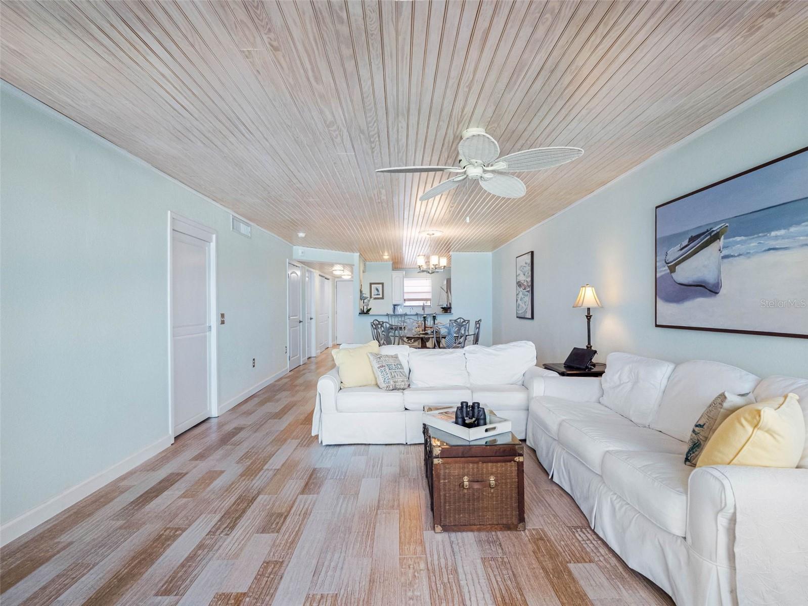 Image 11 of 74 For 18304 Gulf Boulevard 308