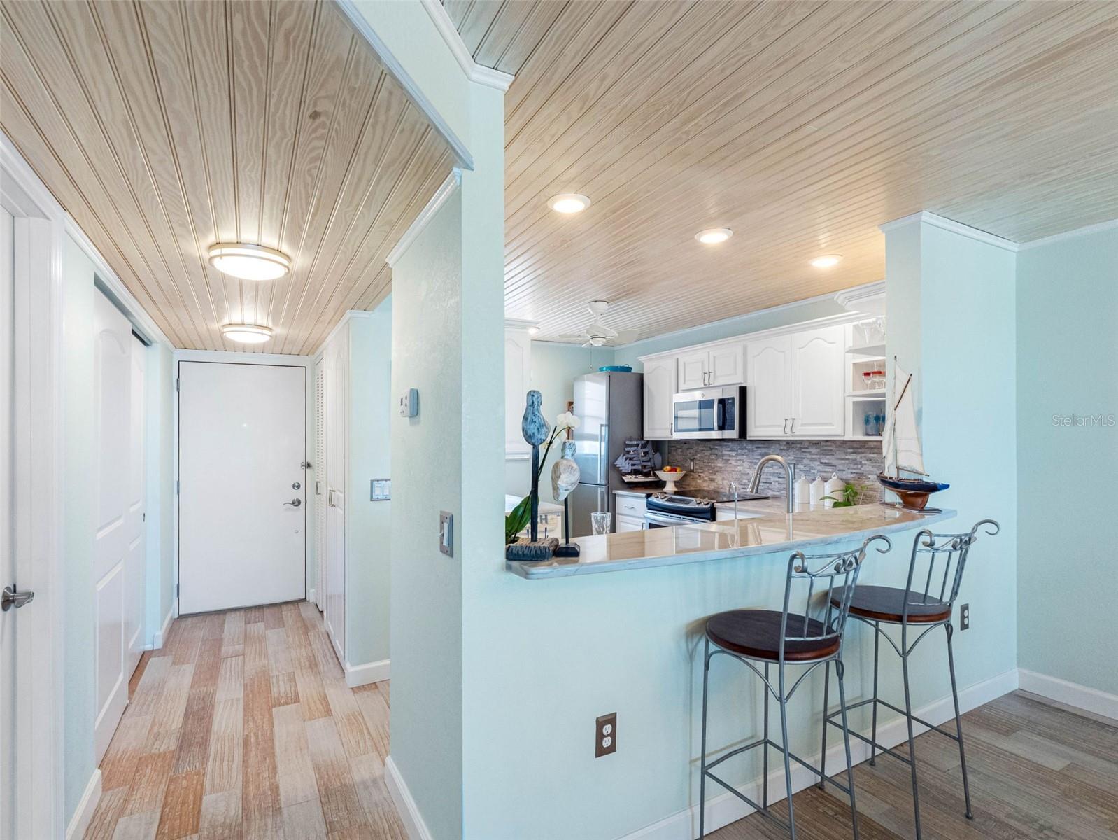 Image 14 of 74 For 18304 Gulf Boulevard 308